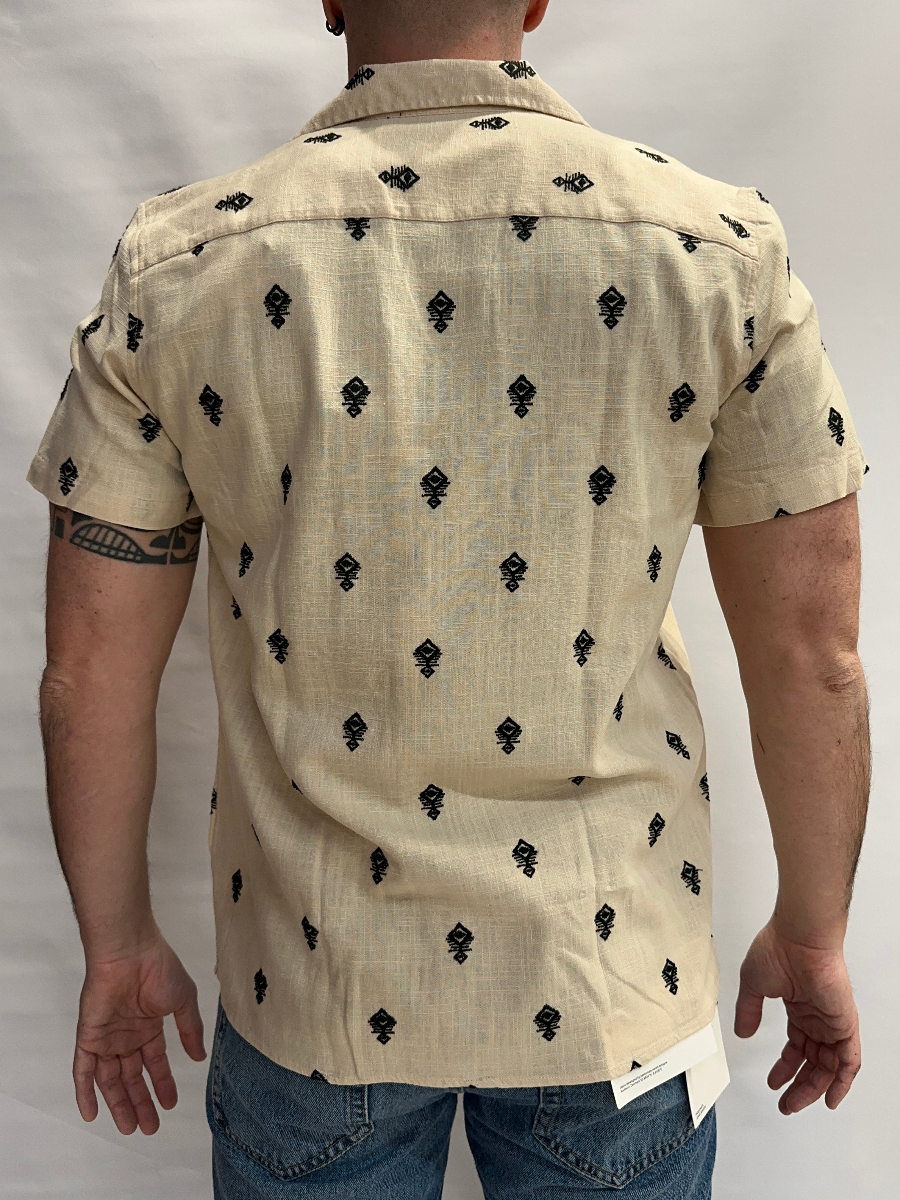 Camicia BL11 a maniche corte con ricami Neri su fondo Beige - Cod: 42360930