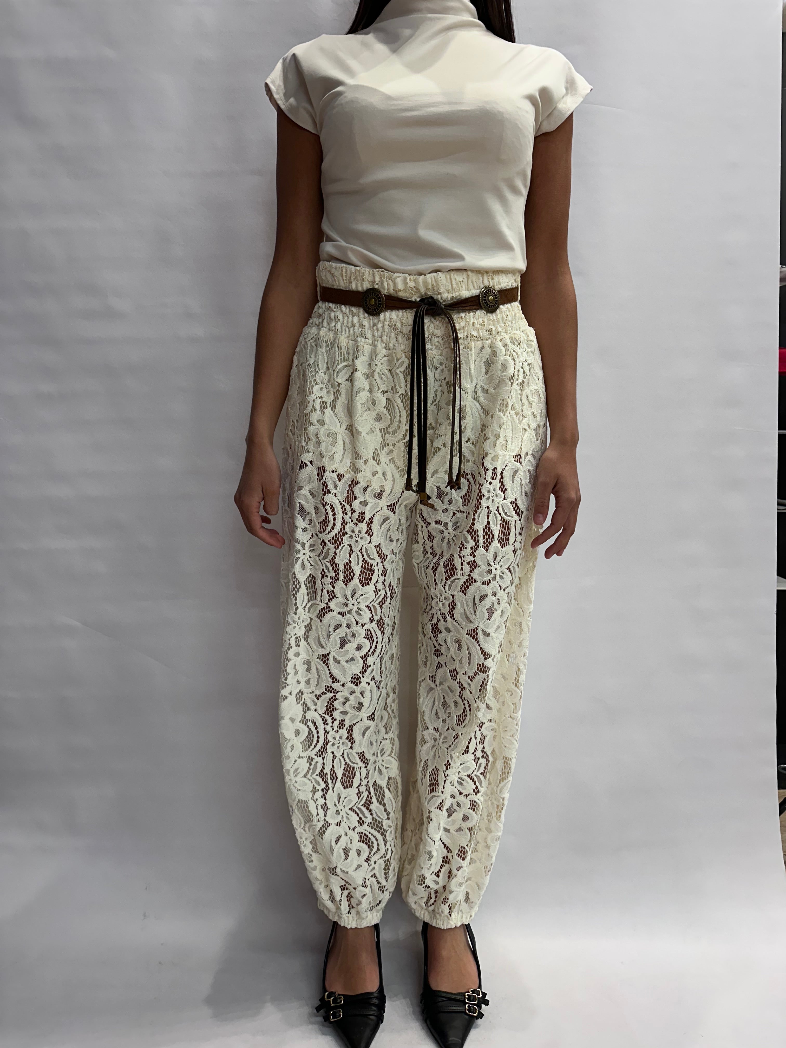 Pantaloni TENSIONE IN RINASCIMENTO morbido di gamba, in pizzo disponibile con casacca in coordinato- Cod: S26P764