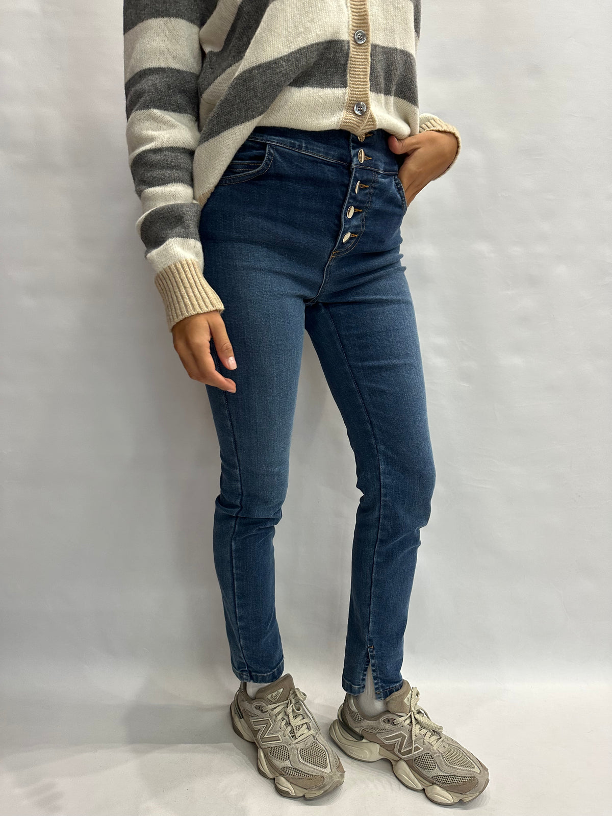 Jeans RINASCIMENTO modello slim elasticizzato chiusura bottoni a vista color Blu Denim  - COD: CFC0129903003