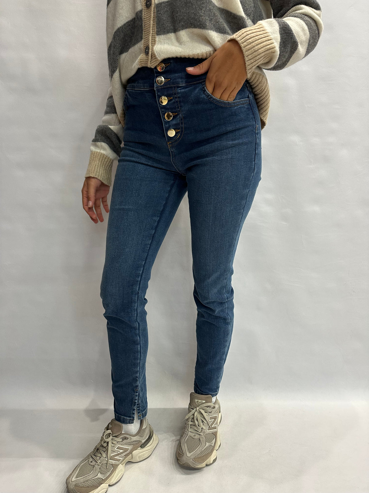 Jeans RINASCIMENTO modello slim elasticizzato chiusura bottoni a vista color Blu Denim  - COD: CFC0129903003