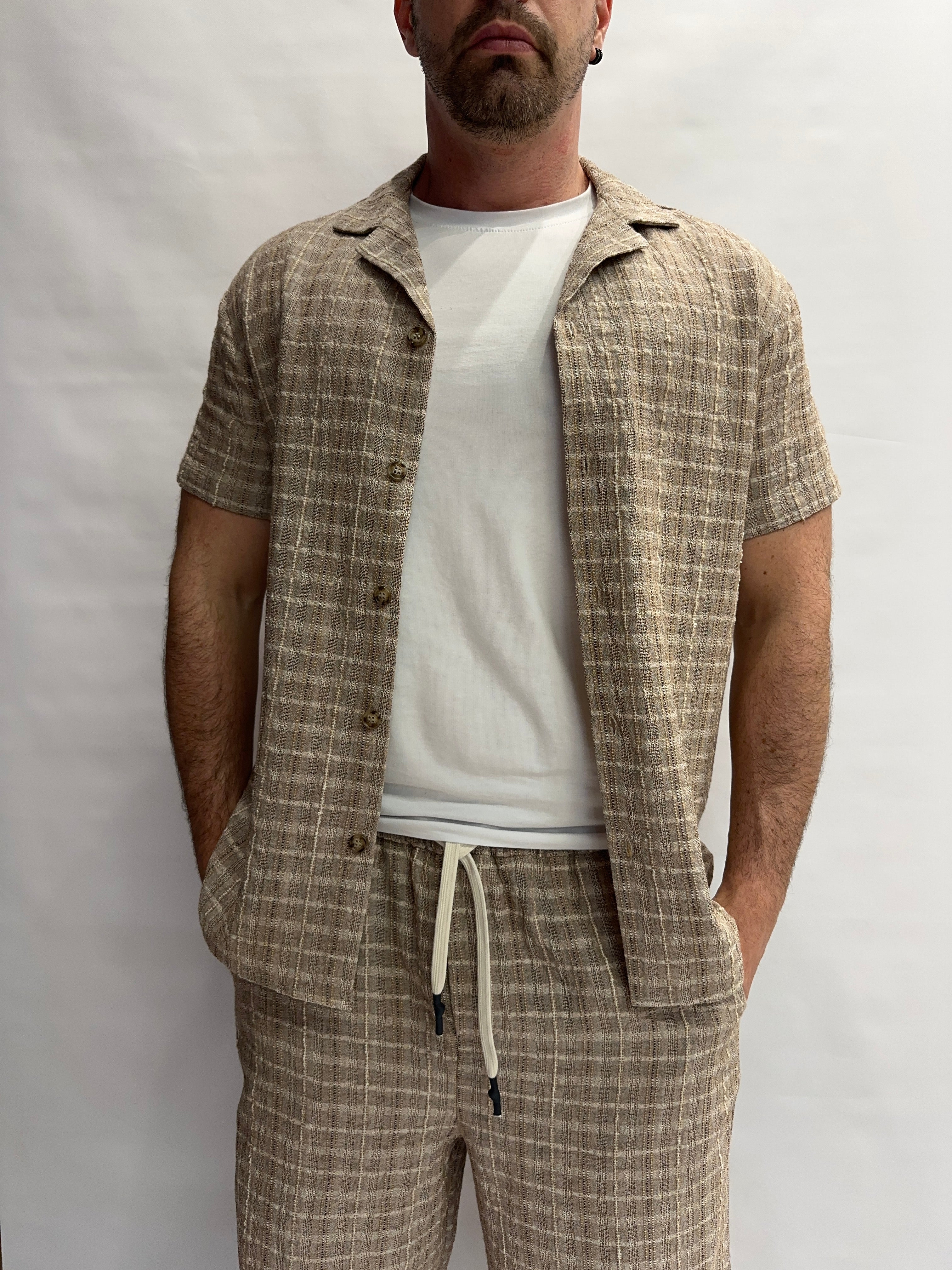 Camicia BL11 in trama jacquard, leggermente over, manica corta, disponibile anche con bermuda in coordinato - Cod: 05BL263530