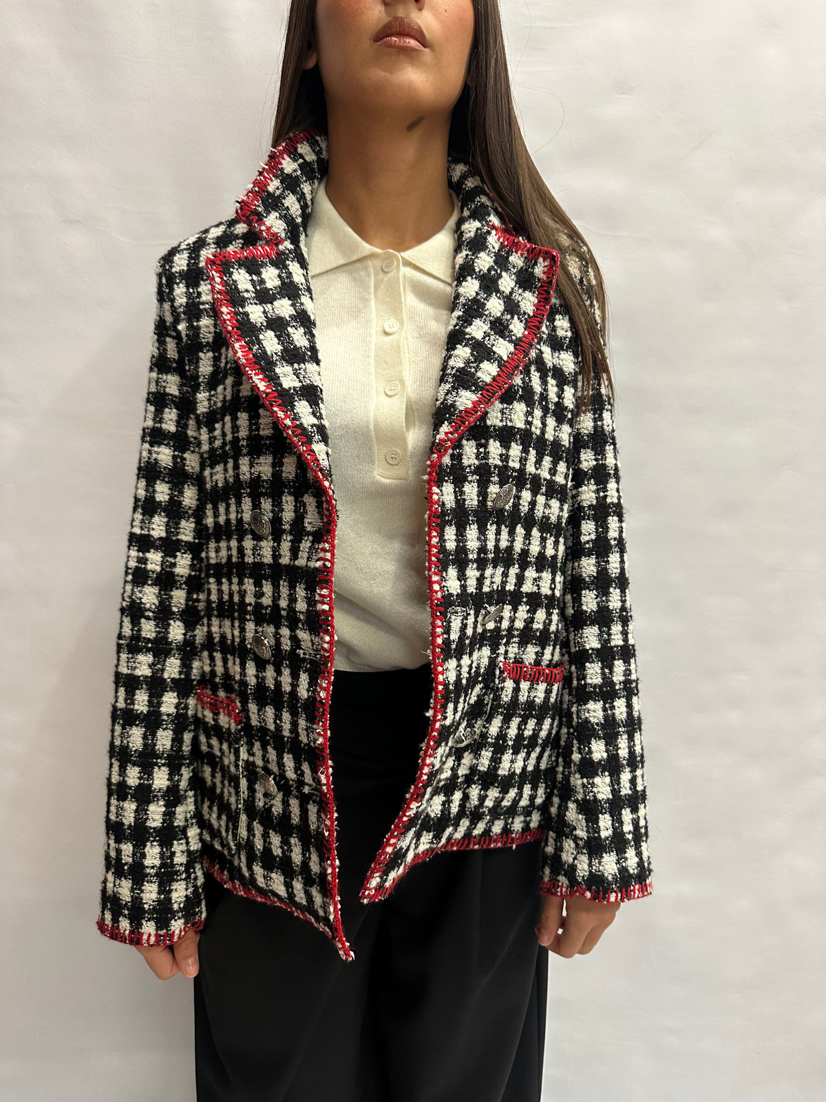 Giacca TENSIONE IN doppiopetto Bianco/Nera con bottoni color Argento e profili rossi - COD: J426