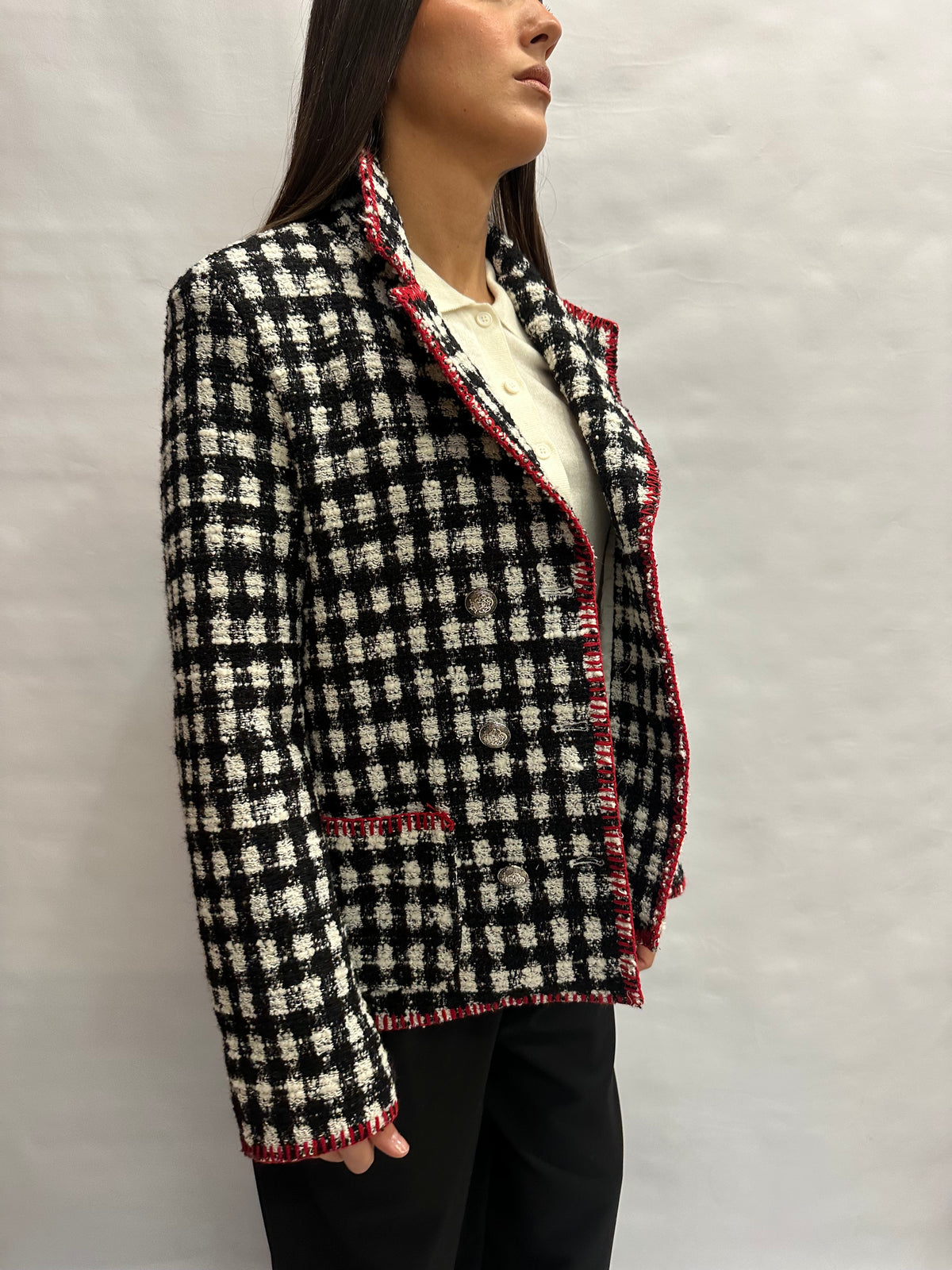 Giacca TENSIONE IN doppiopetto Bianco/Nera con bottoni color Argento e profili rossi - COD: J426