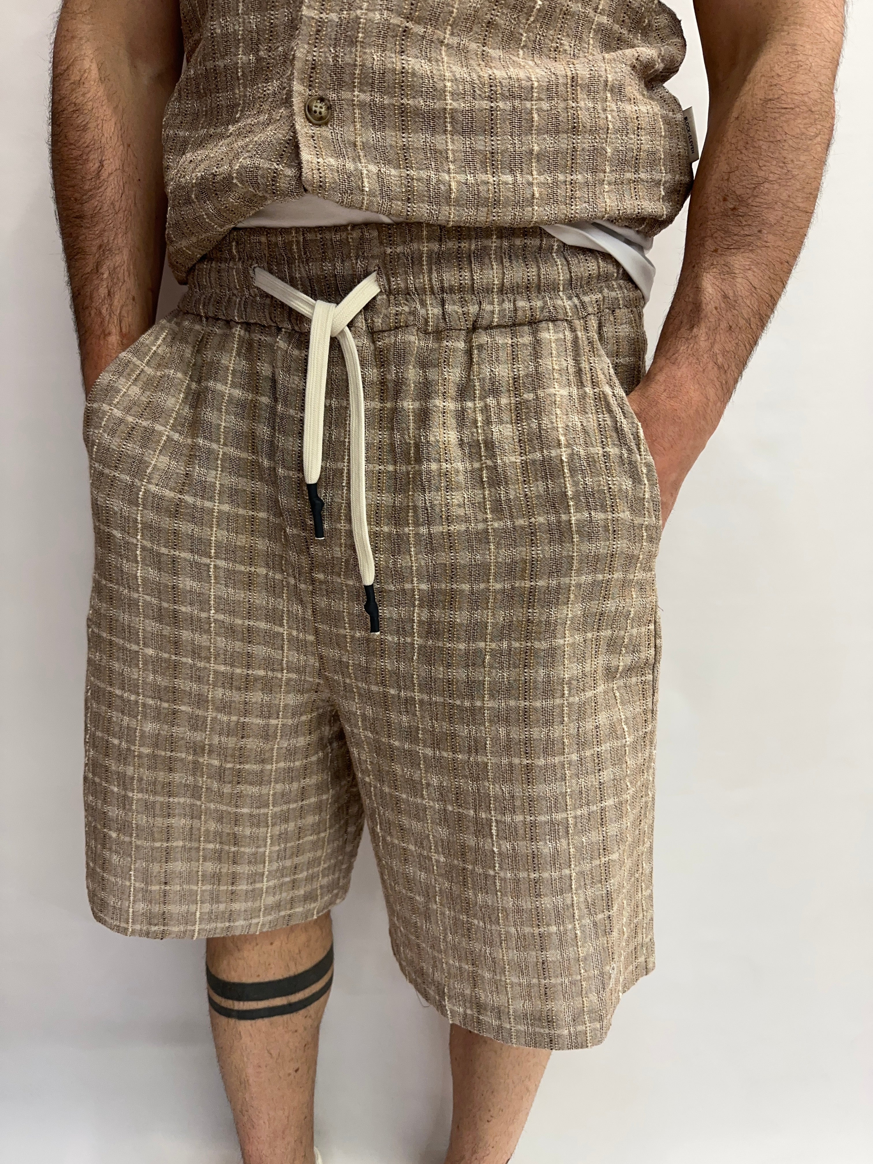 Bermuda BL11 molto morbido di gamba, trama jacquard, con coulisse in vita, disponibile anche con camicia in coordinato - COD: 05BL263630