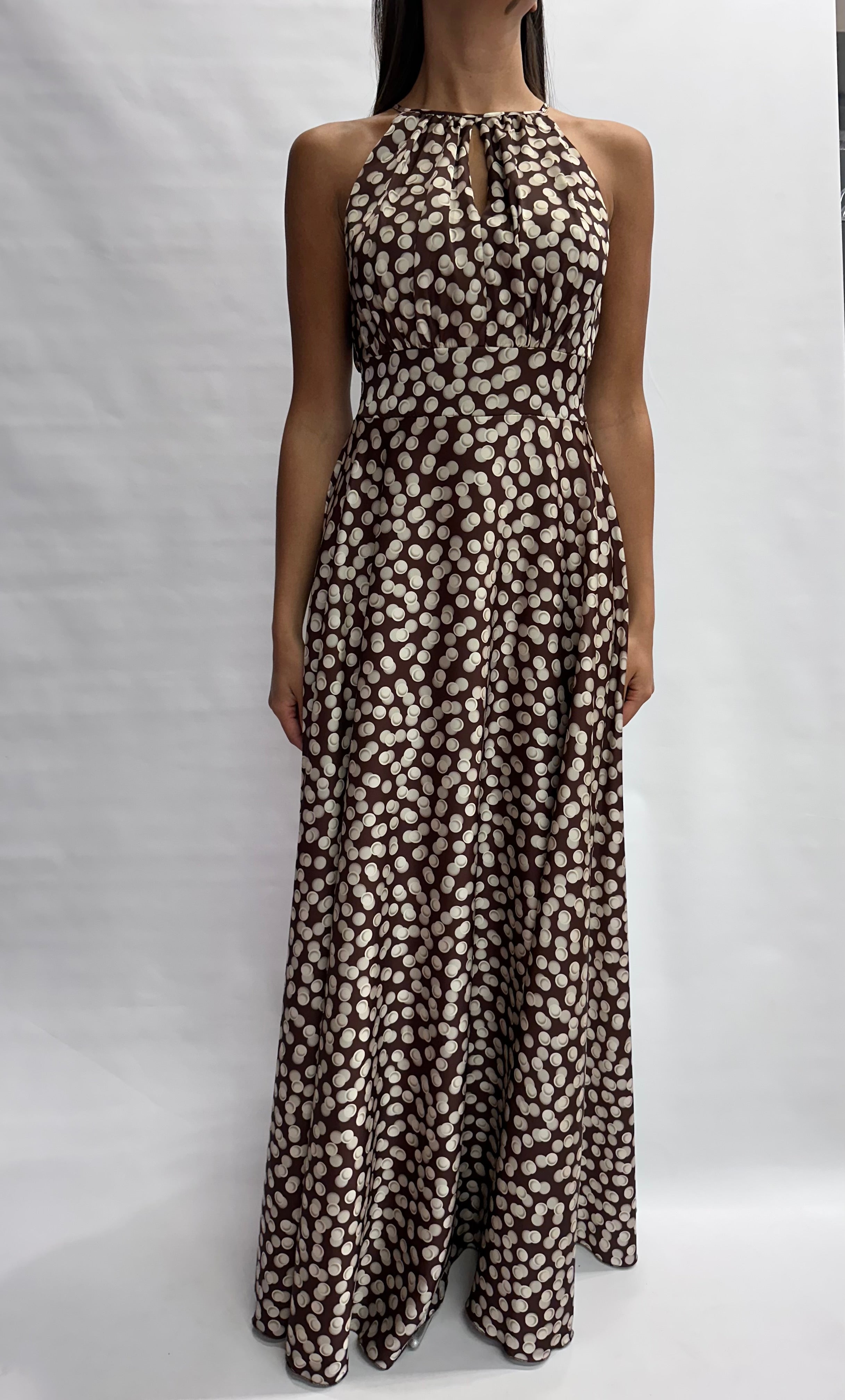 Abito RINASCIMENTO lungo in raso trama a piccole cerchi, con scollo all'americana - COD: CFC0129081003