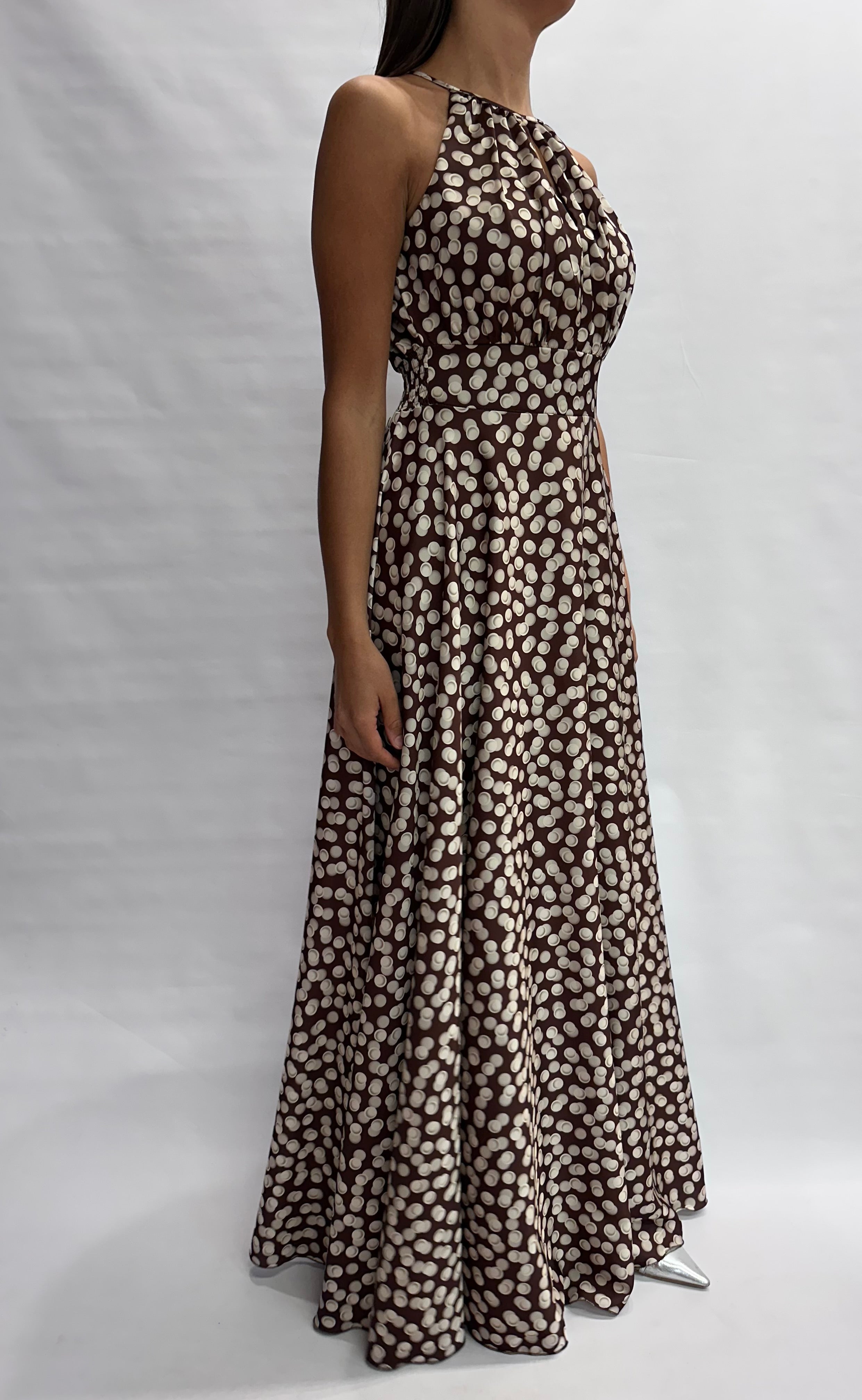 Abito RINASCIMENTO lungo in raso trama a piccole cerchi, con scollo all'americana - COD: CFC0129081003