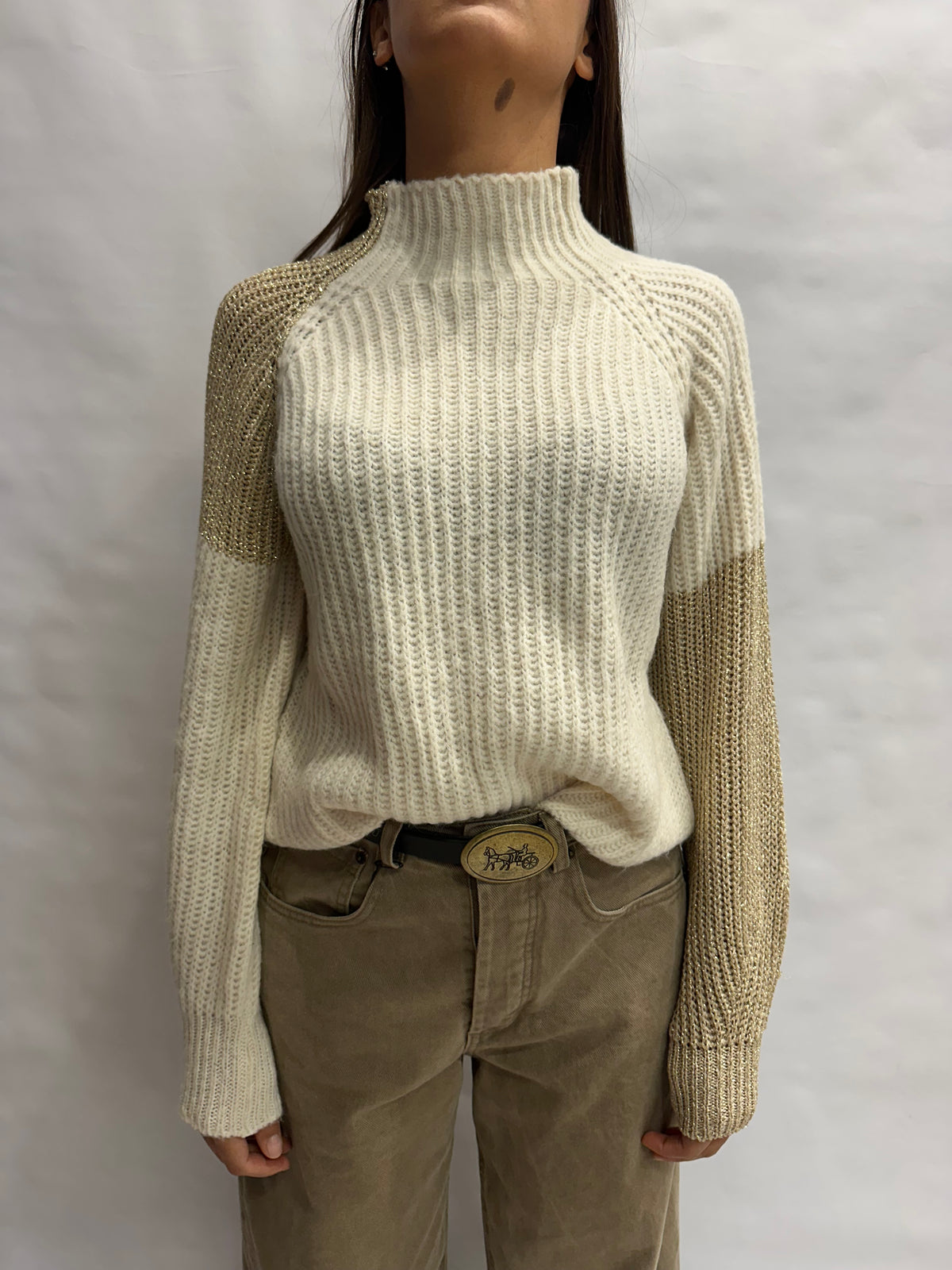 Maglione RINASCIMENTO lavorato con blocchi color oro su fondo Bianco Panna, COD: CFM0012518003