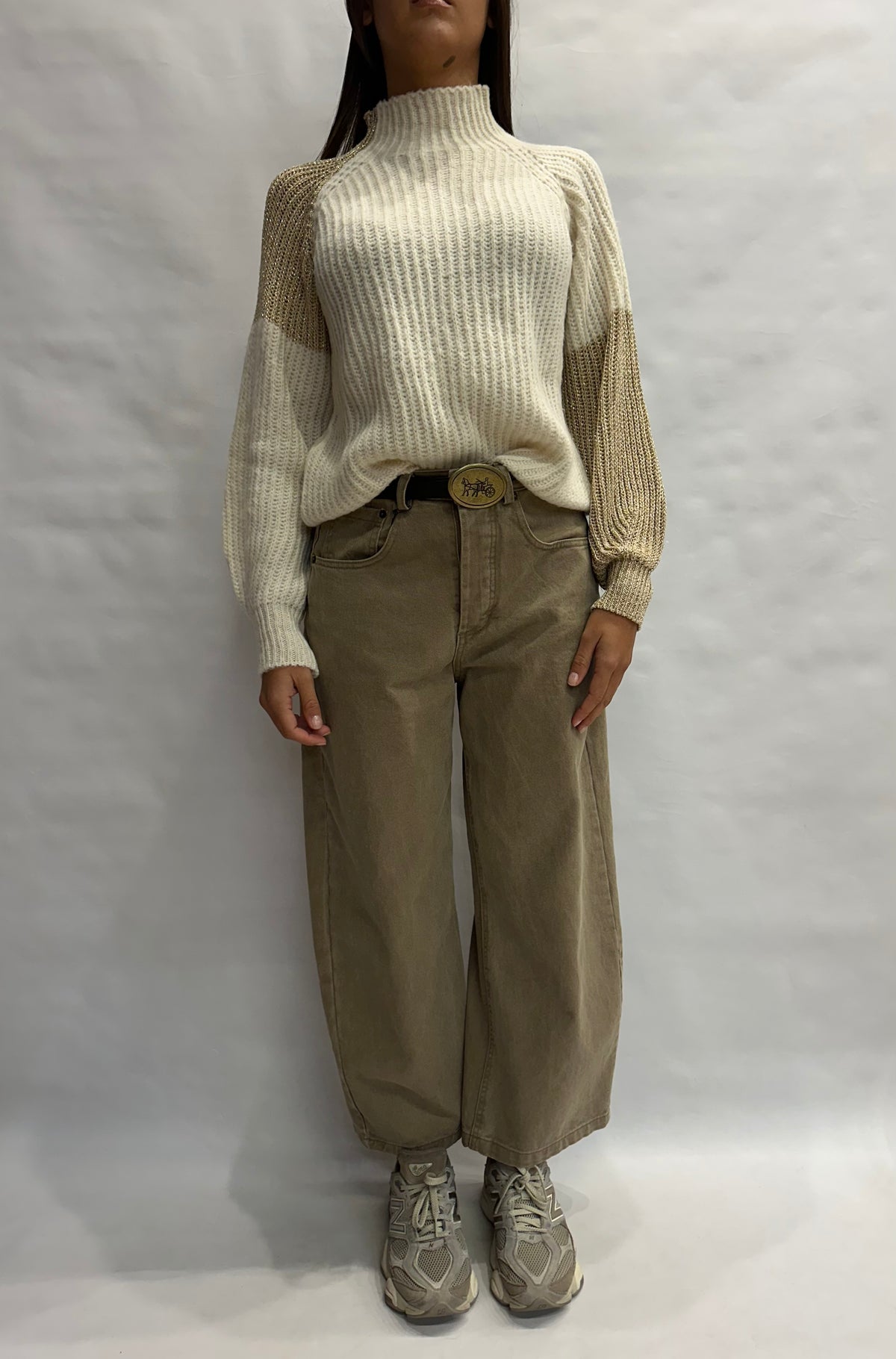 Maglione RINASCIMENTO lavorato con blocchi color oro su fondo Bianco Panna, COD: CFM0012518003