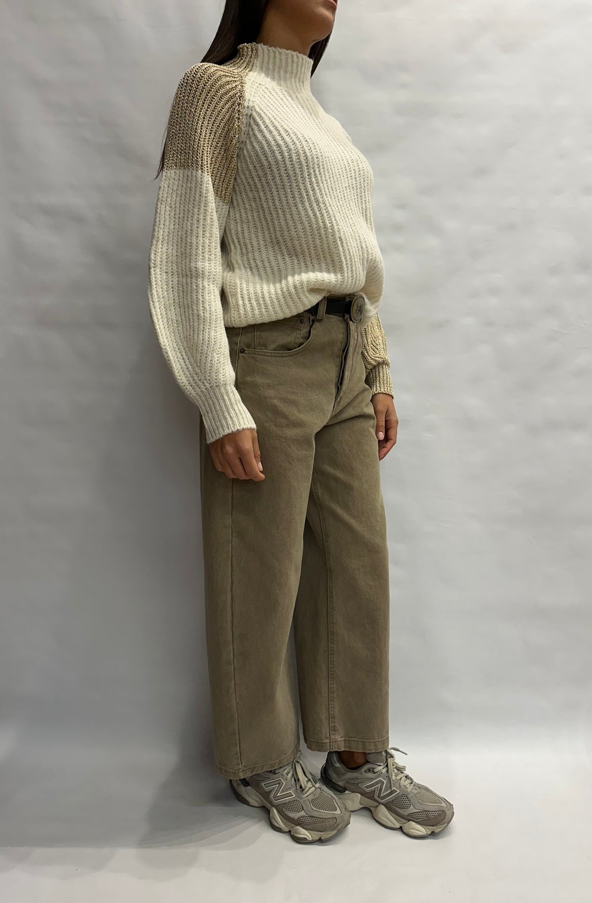 Maglione RINASCIMENTO lavorato con blocchi color oro su fondo Bianco Panna, COD: CFM0012518003