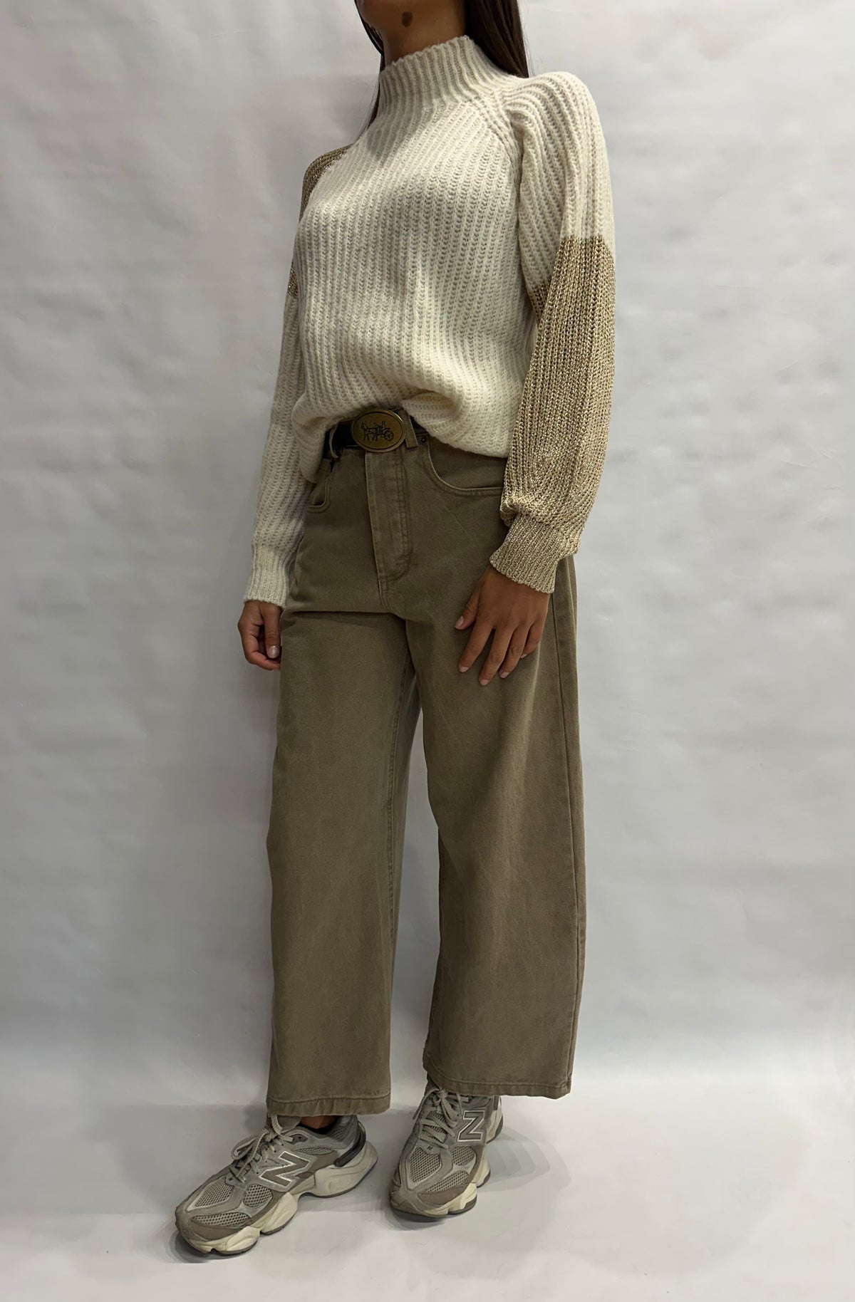 Maglione RINASCIMENTO lavorato con blocchi color oro su fondo Bianco Panna, COD: CFM0012518003