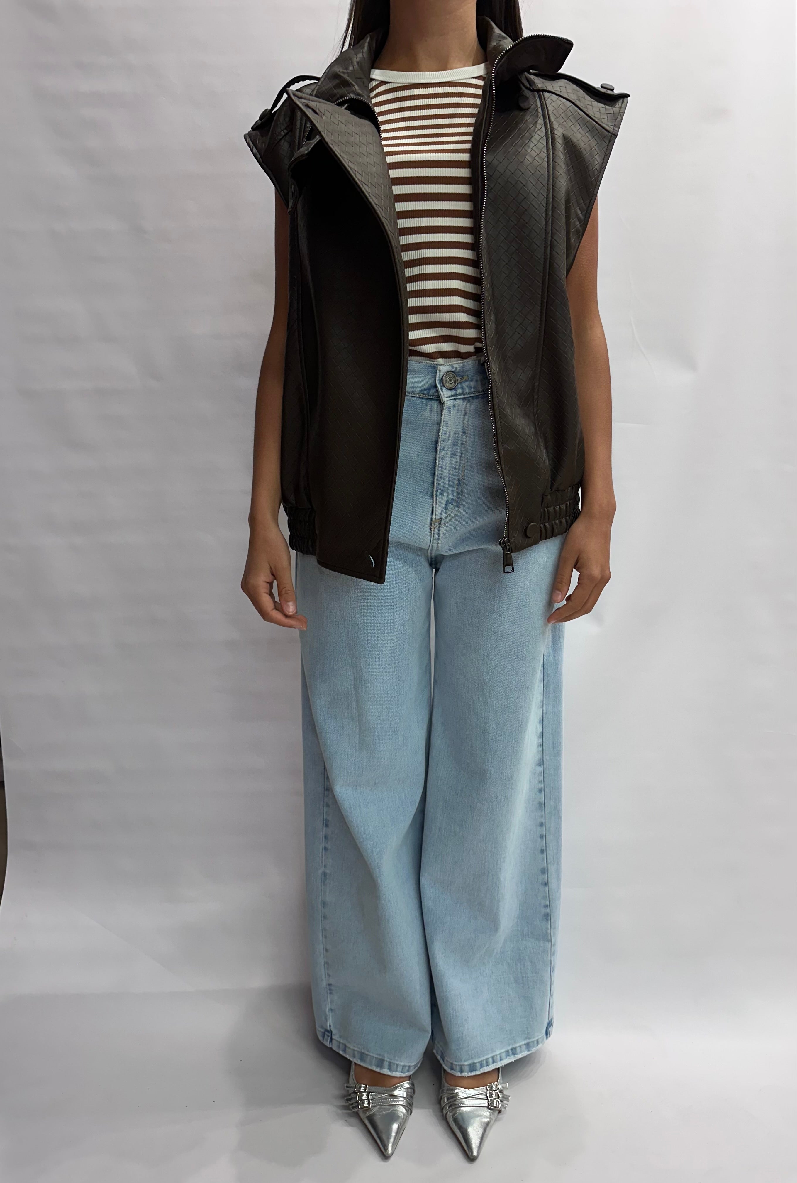 Jeans TENSIONE IN modello "LOOSE" gamba ampia e fondo largo, tasca in ecopelle scamosciata  - COD: SLOUCHY