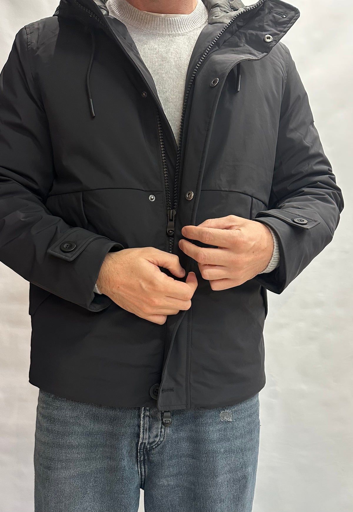 Giaccone BL11 con tasche frontali verticali e doppia chiusura a cerniera e bottoni - Cod: BL253J0001
