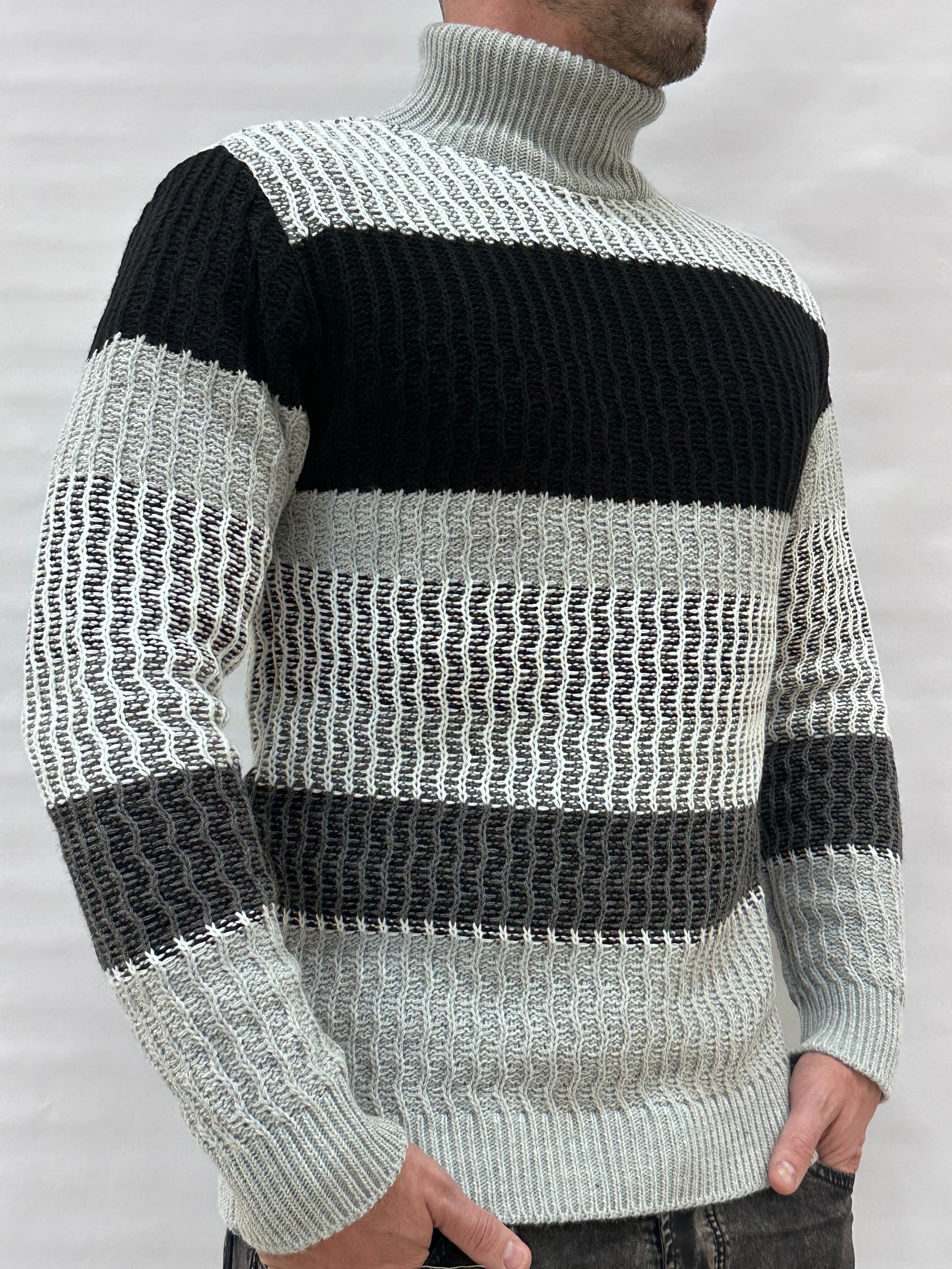 Dolcevita IMPERIAL a righe irregolari Bianche e Nere su fondo Grigio , Cod: M81411171