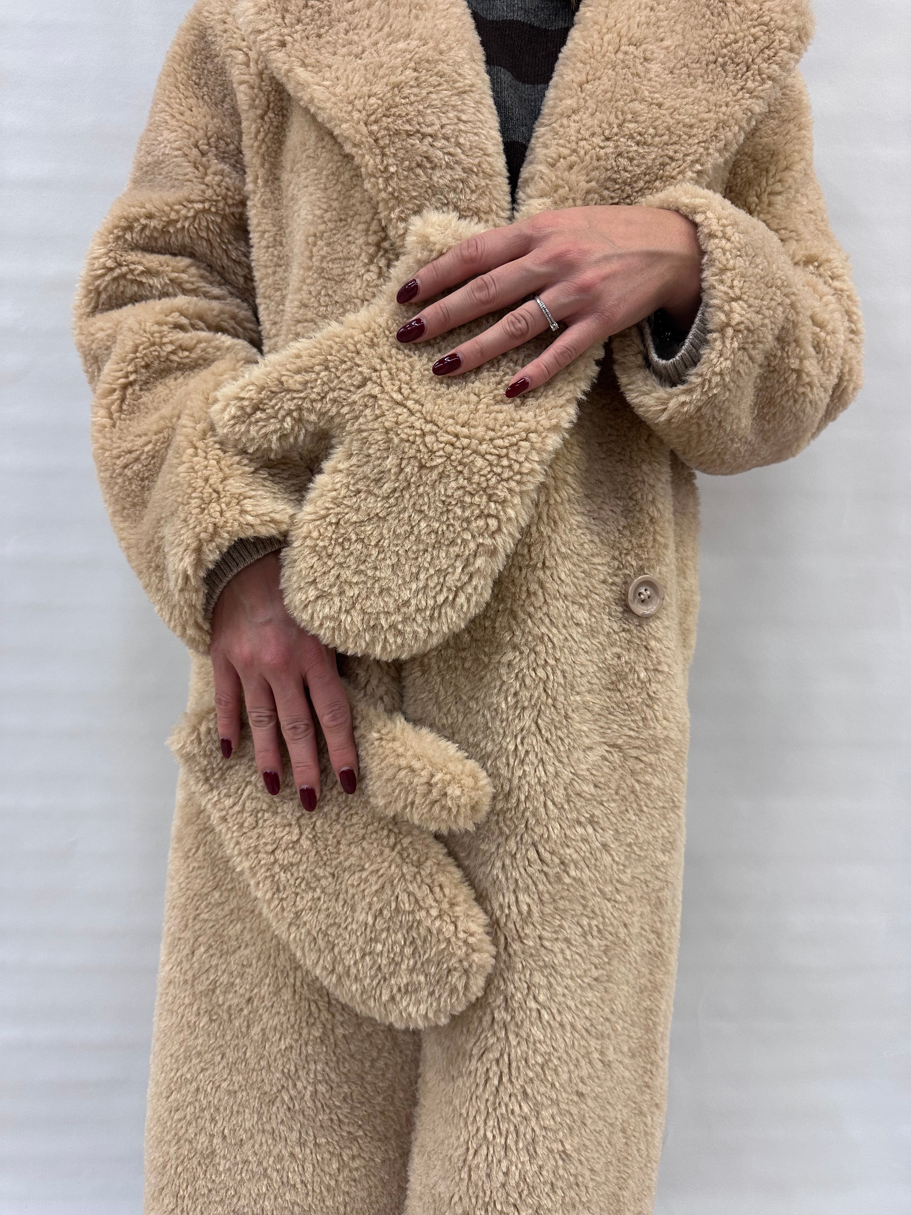 Cappotto RINASCIMENTO Teddy lungo con guanti - COD: CFC0122221003